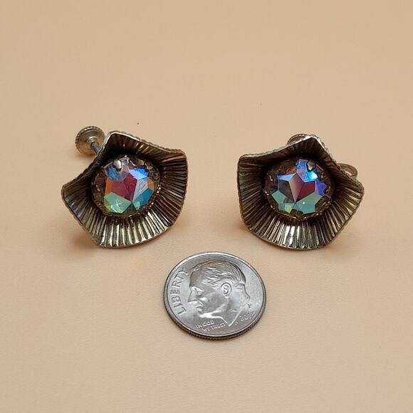Vintage Aurora Borealis Rhinestone Screw-Back Earrings, Gold Plated, 7/8 Inch - Picture 10 of 14